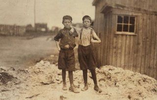 1911 child labor photo Two young carrying in boys in Alexandria (Va.) Glass F d7  