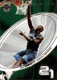 2004 Fleer Skybox Kevin Garnett   Timberwolves # 67 Sports & Outdoors