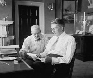 1924 photo Sec. Wilbur & Judge Advocate of Navy J.L. Latimer, 8/7/24 Vintage a7  