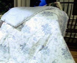 Sophia Queen Size Comforter Set by Laura Ashley —